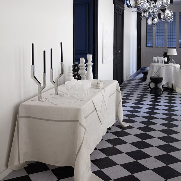 nappe_armoiries_lys_amb.jpg nappe_armoiries_lys_amb.jpg